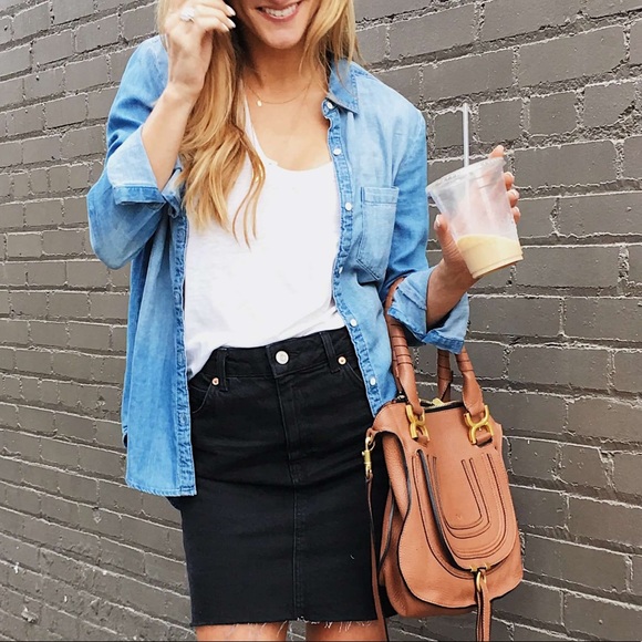 American Eagle Outfitters Tops - 💕 AEO Light Chambray Button Down